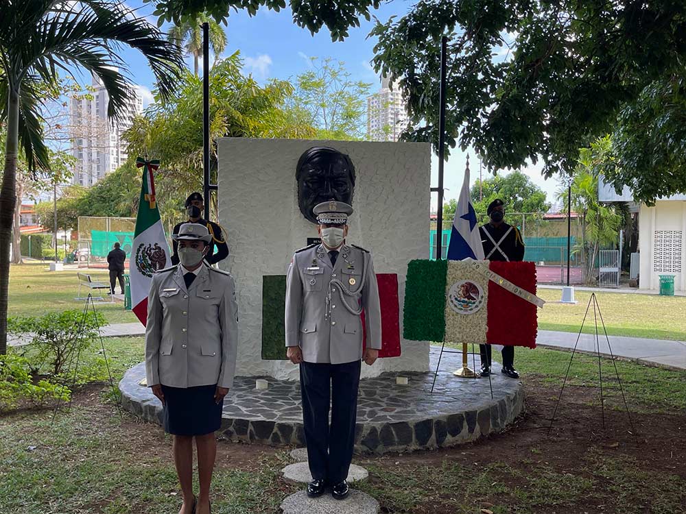 CEREMONIA DE CONMEMORACIÓN DEL 215 ANIVERSARIO DEL NACIMIENTO DE DON BENITO JUÁREZ GARCÍA,BENEMÉRITO DE LAS AMÉRICAS