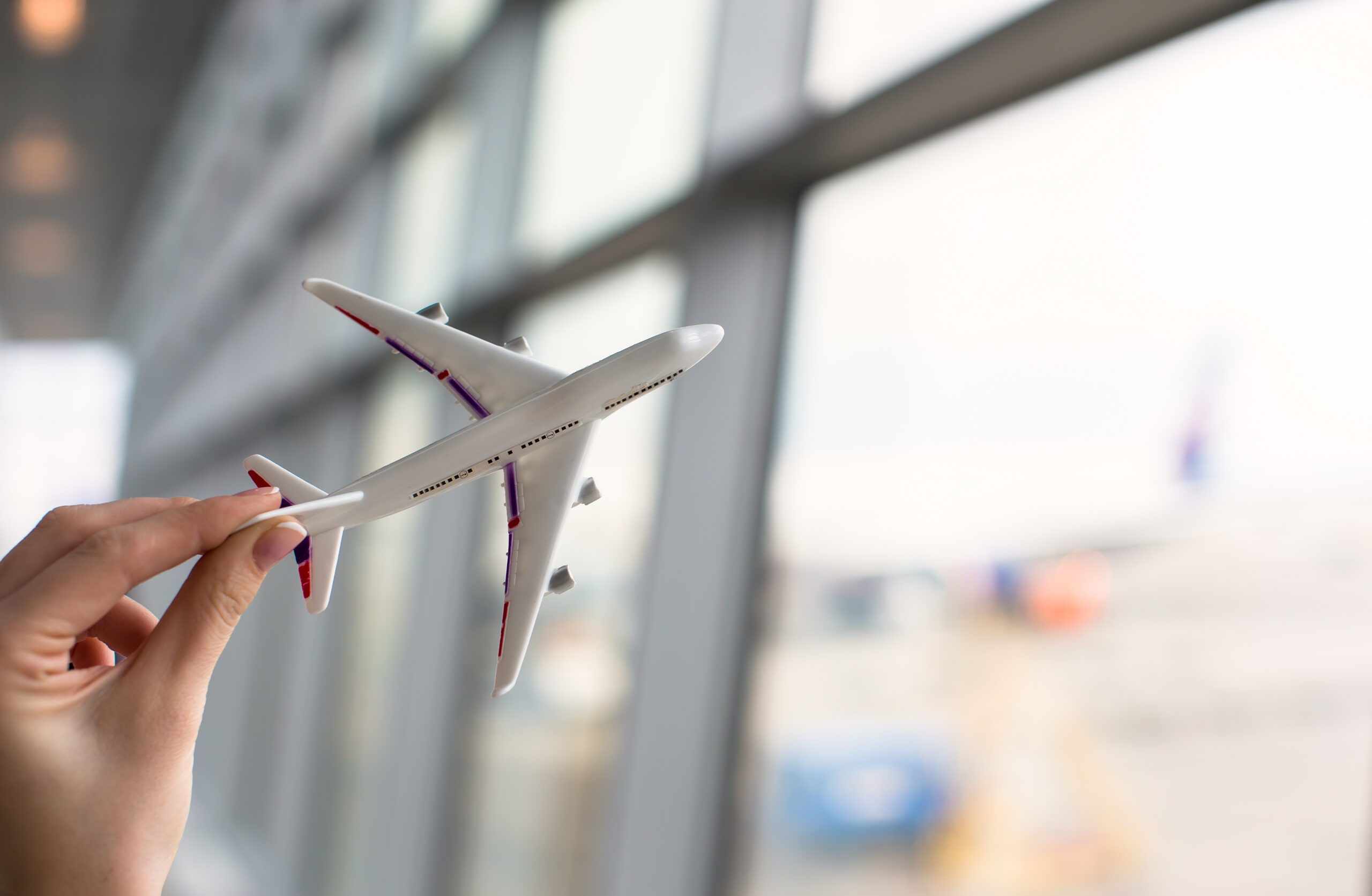 “Alas para el Desarrollo: La Importancia del Tránsito Aéreo en México.”