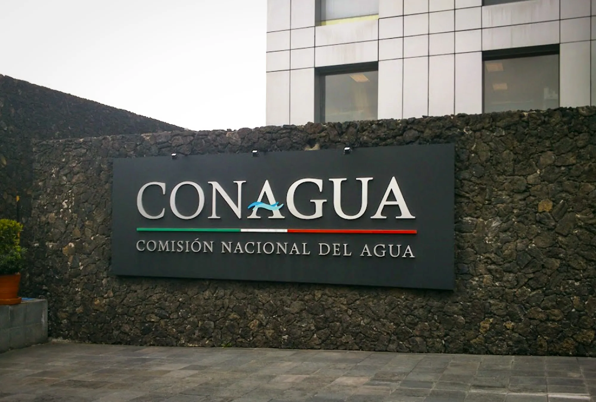 Destapan cloaca de Conagua 🚰💧
